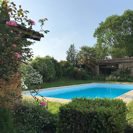 De Charme Avec Piscine Dans Un Environnement Bucolique Hébergement de vacances