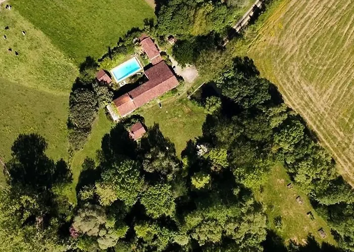 De Charme Avec Piscine Dans Un Environnement Bucolique *